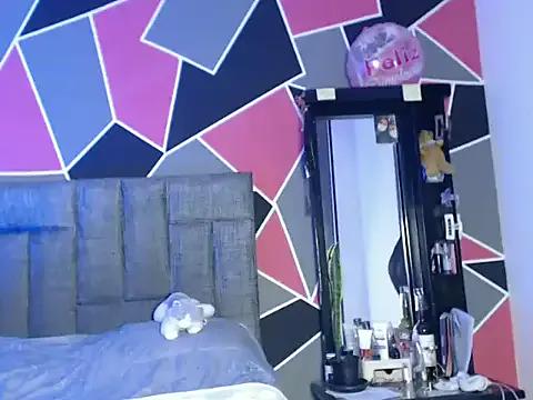 ximena_su88 on StripChat