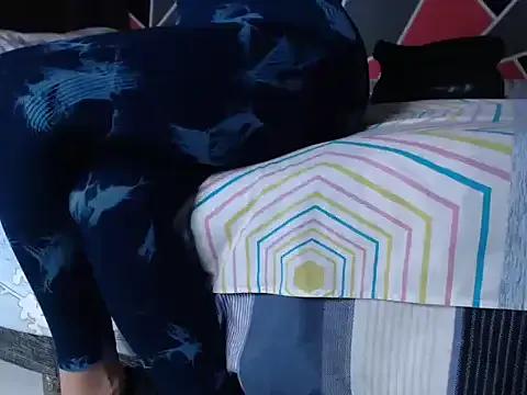 ximena_su88 on StripChat