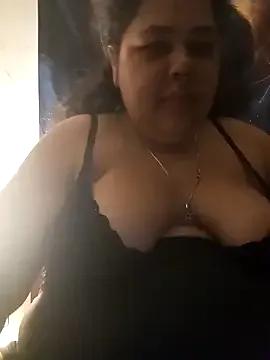 xlatinastar on StripChat