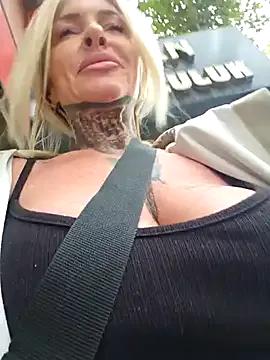 YourMommyBlair on StripChat