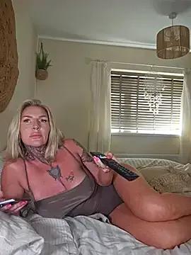 YourMommyBlair on StripChat