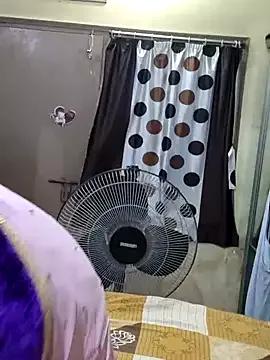 yoursweety09 on StripChat