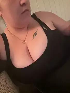 yzabell18 on StripChat