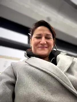 ZhenjaPoledance on StripChat