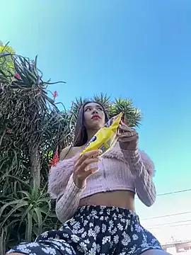 zoe_storm on StripChat