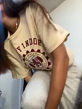 zoe_storm on StripChat