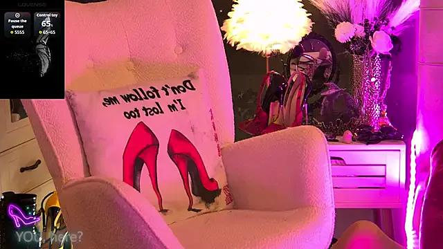 ZoeMesmerize on StripChat