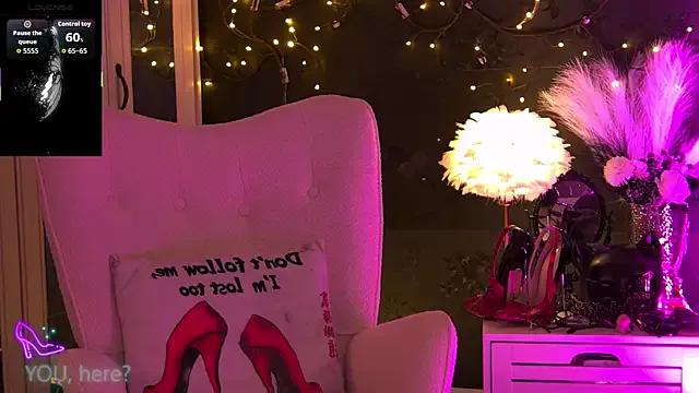 ZoeMesmerize on StripChat