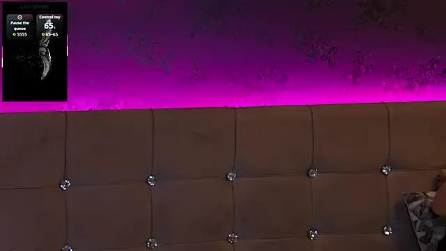 ZoeMesmerize — STAND ME UP! SEE THEM TICK LEGS BETTAH