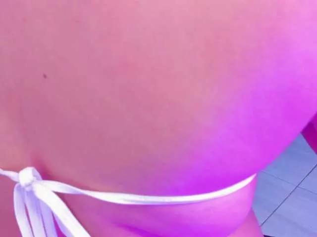 Alahia-Dangelo on BongaCams 