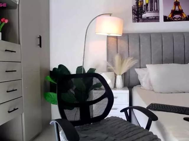 Caralella on BongaCams 