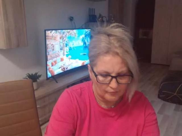 DivineBlond on BongaCams 