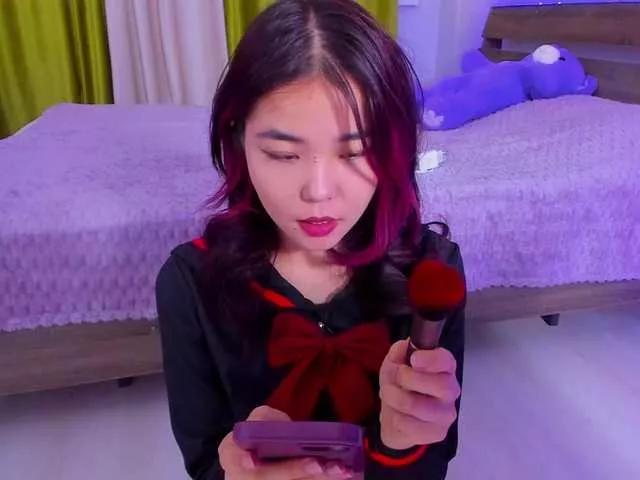 Dollyiaa on BongaCams 
