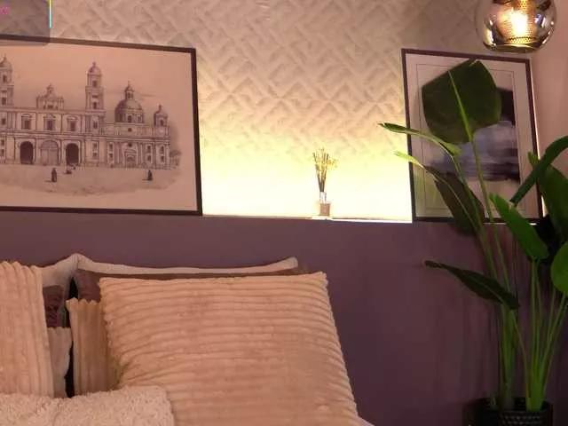 ElleDiane on BongaCams 