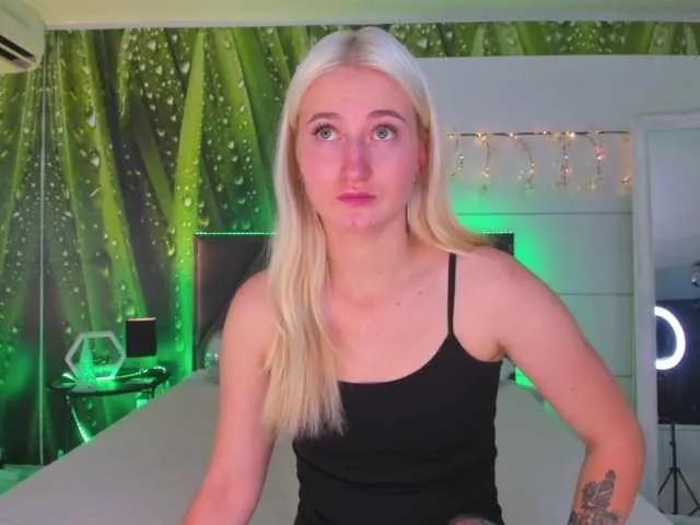 HollyTaillor's avatar