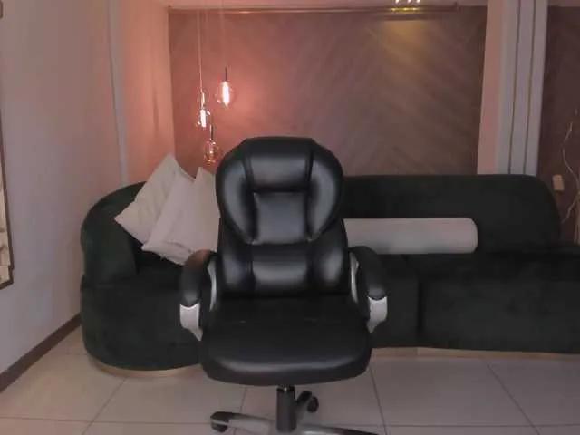 LizzHamilton on BongaCams 
