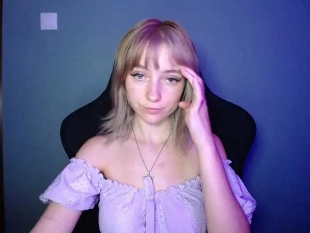 LuciaLovely's avatar