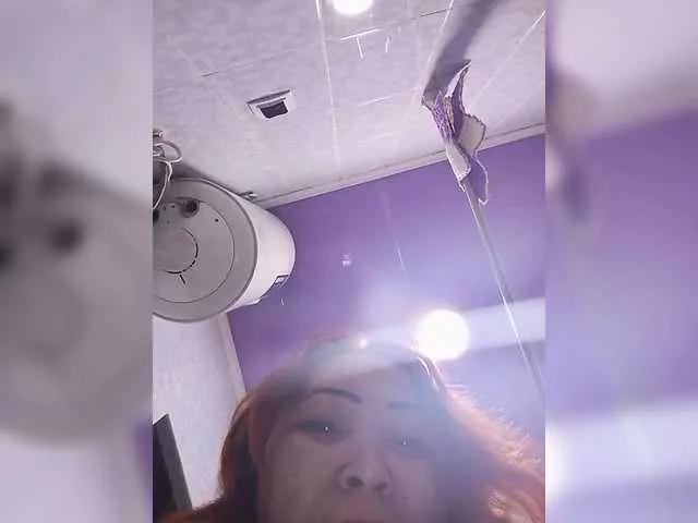 Qweentis on BongaCams 