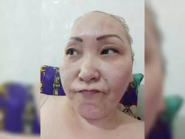 Qweentis on BongaCams 
