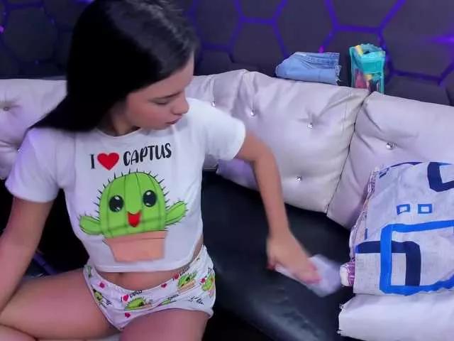 room-kitty on BongaCams 