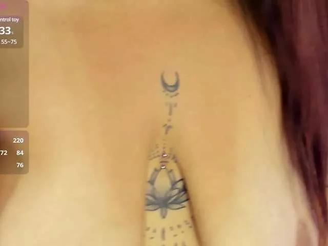 TaraCarson on BongaCams 
