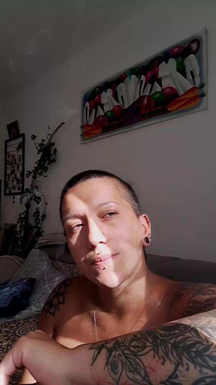 bubblybuum_ on Cam4 