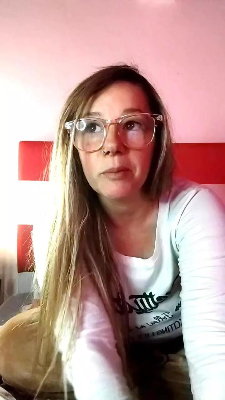desireemilf on Cam4