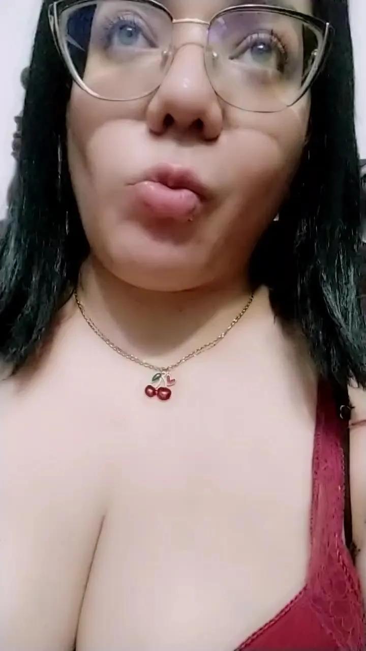 Elenitavuela on Cam4 