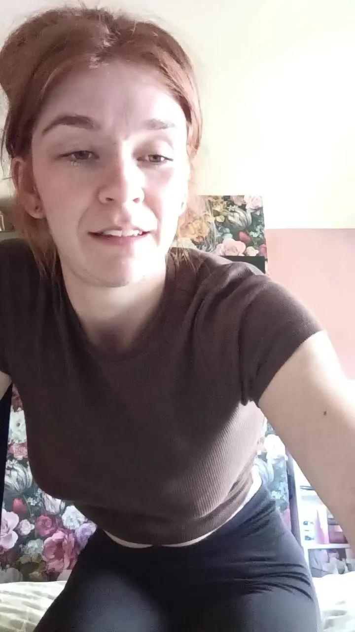 Housewife_Kirst's avatar