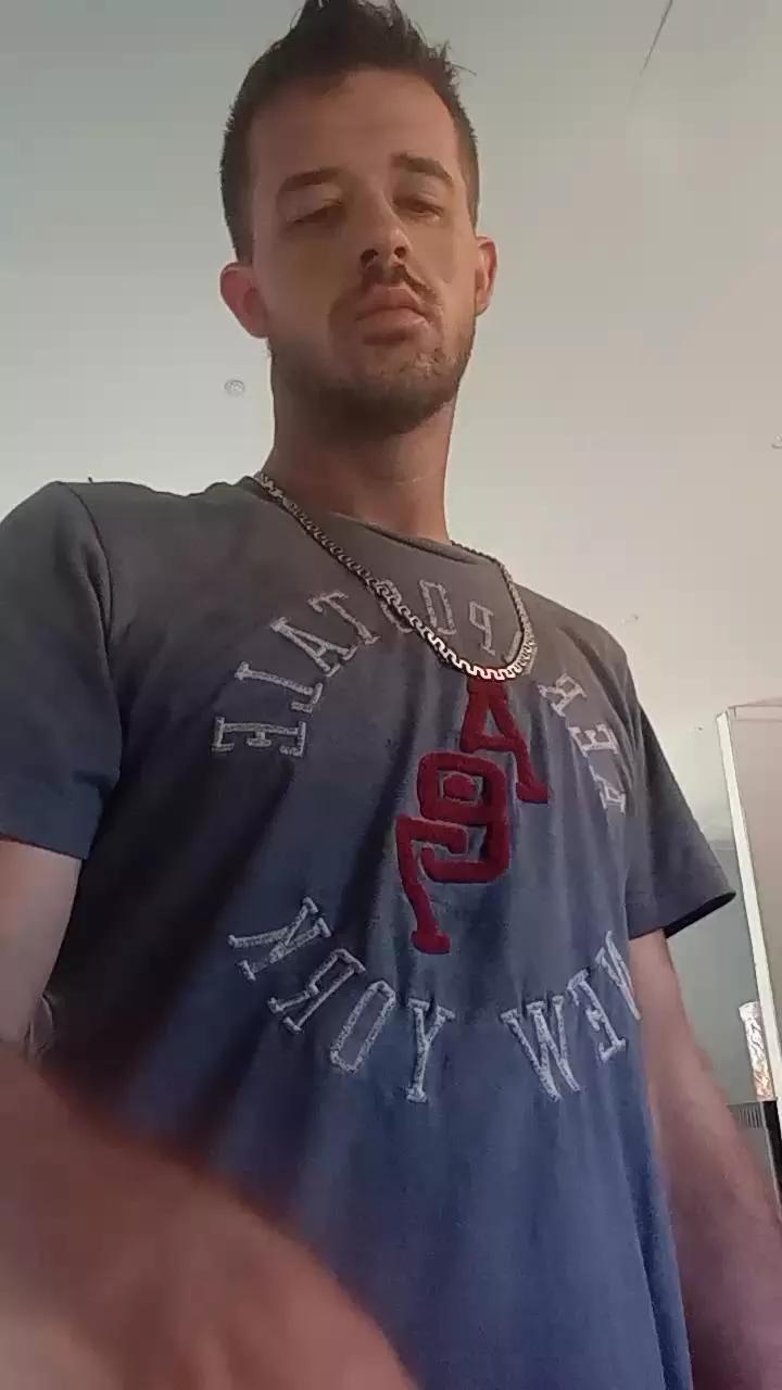 Littleguy25 on Cam4 