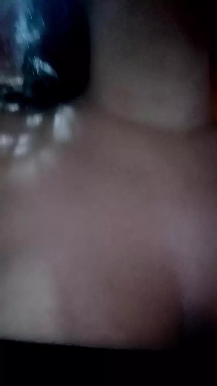 sara_jonnes on Cam4 