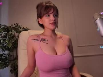 adalyn_glow on Chaturbate