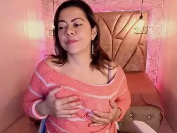 adelinelennox on Chaturbate