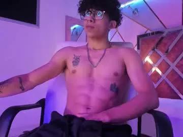akazaboy on Chaturbate 