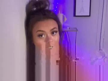 aria_rae08 on Chaturbate