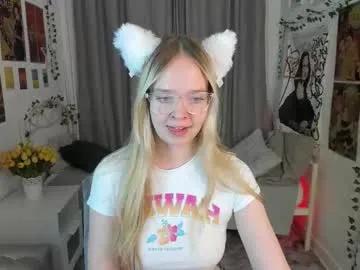 bellamontgomery — Welcome to my room! - Goal: Play with pussy in panties [71 tokens left] #skinny #daddysgirl #shy #18 #new