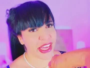 charlootteevans on Chaturbate