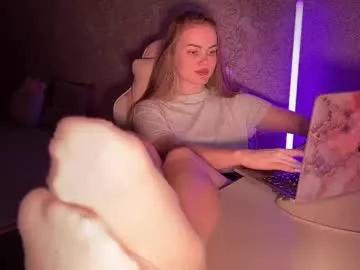 divine_hannah on Chaturbate 