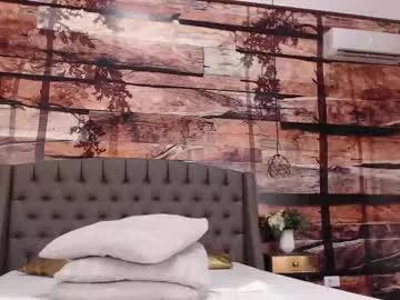 elle_luv on Chaturbate 