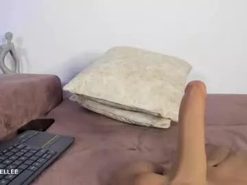 ellegisellee on Chaturbate 
