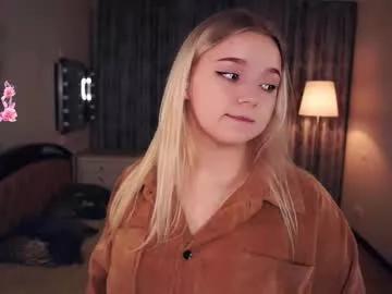 emelianae on Chaturbate 