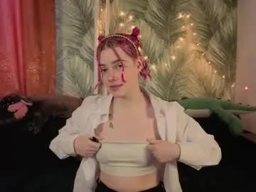 emi_loove on Chaturbate