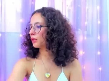 emma_belle02 on Chaturbate 