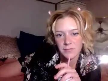 frommarywithlove — #blonde #petite #natural #amateur #18