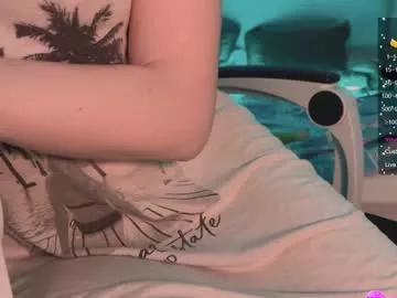 h2h0e on Chaturbate 