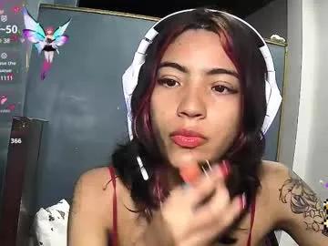 helia_n_amy on Chaturbate