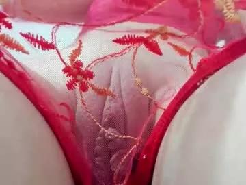 holly_little2 on Chaturbate 