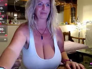 jennadeluxe on Chaturbate 