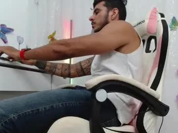 jhoss_demolishing on Chaturbate