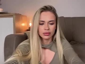 julia_rle — WEAR SEXY LINGERIE SET [21 tokens remaining]